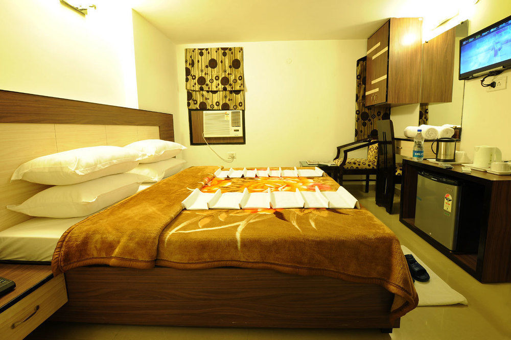 Hotel Hkj Residencia Amritsar Exterior foto